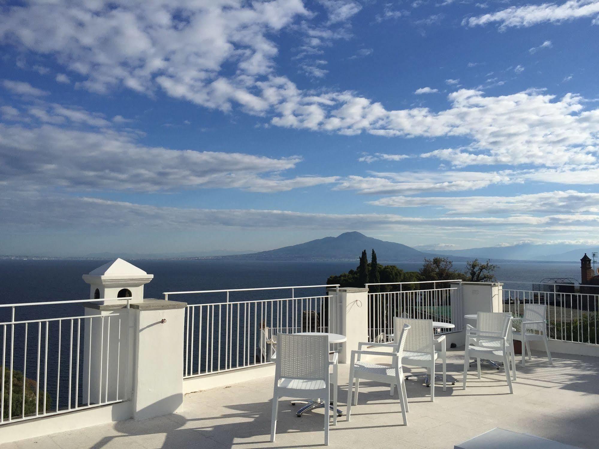 Boutique Hotel Helios (Adults Only) Sorrento Exterior foto