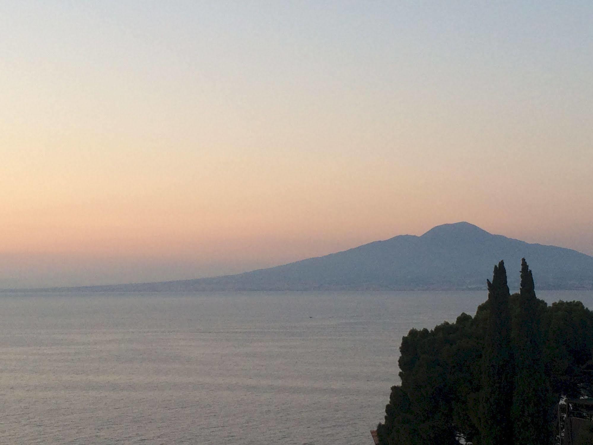 Boutique Hotel Helios (Adults Only) Sorrento Exterior foto